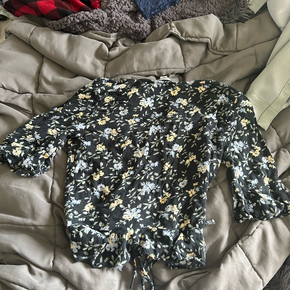 American eagle, cropped, mid sleeve shirt